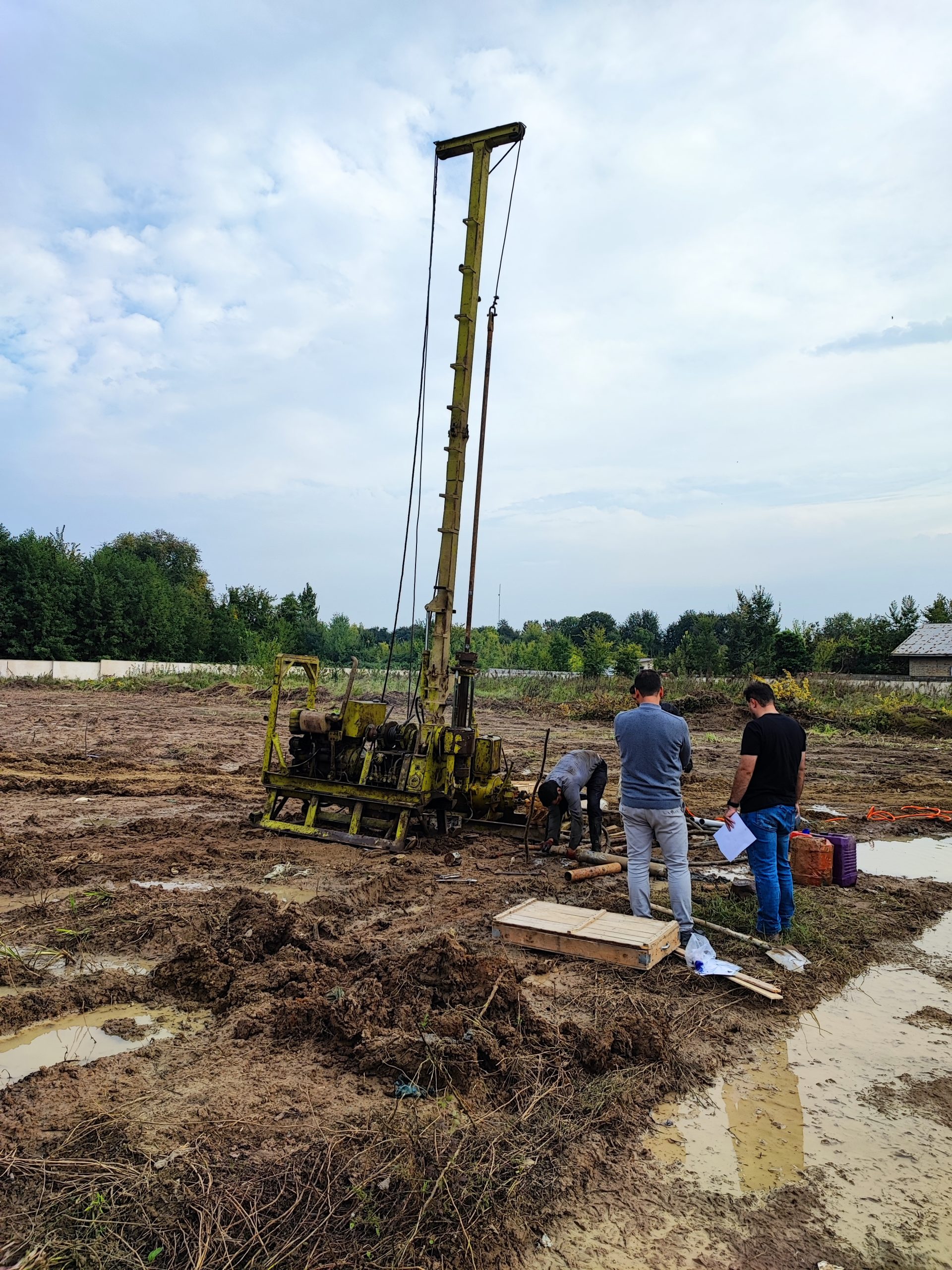 مطالعات ژئوتکنیک ساختمان اداری بیمه البرز لاهیجان-(استان گیلان)